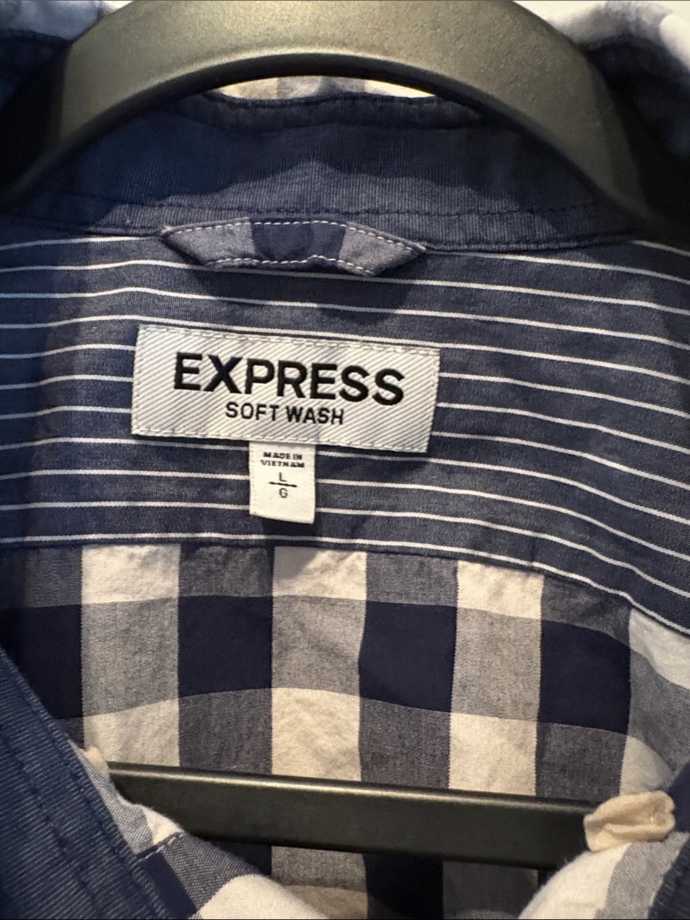 Express Men’s Navy and White Gingham Button-Down Shirt Size Large - Picture 3 of 3